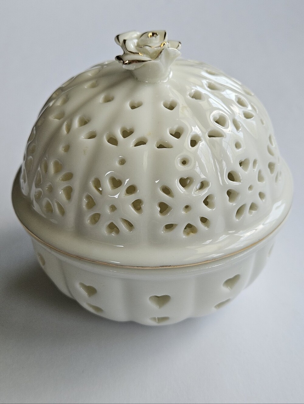 vintage LPC Leedsware creamware potpourri trinket jar England cream gold hearts
